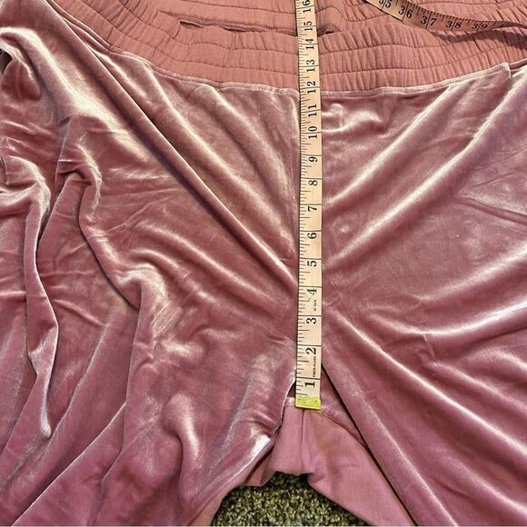 NWOT All Worthy Hunter McGrady Mixed Media Velvet Jogger - Picture 9 of 10